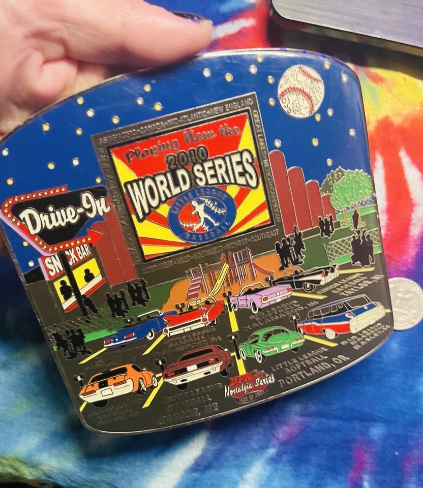 Prendedor de estadio coleccionable Serie Mundial de Pequeñas Ligas 2010 Foto 1 de 4