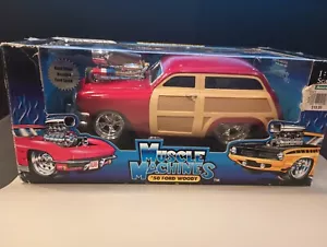 Muscle Machines 1:18 Scale Die Cast Car 2001, 1950 Ford Woody - Picture 1 of 6