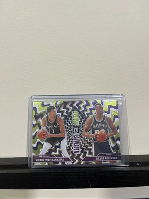 Victor Wembanyama/David Robinson 2024-25 Donruss Optic Optical Illusions #5 Foto 1 de 2