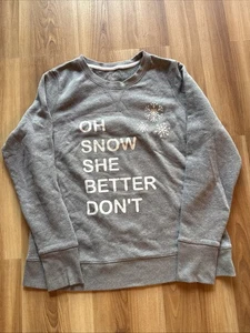 Custom Oh Snow She Better Don't Sweatshirt XL grau lustig Weihnachten Popkultur - Bild 1 von 4