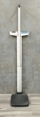 Báscula digital de salud vertical de 500 libras con medición de altura conexión USB bonita Foto 1 de 4