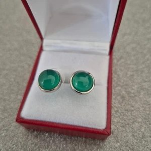 Verde Onyx stud earrings in silver tone - Picture 1 of 4