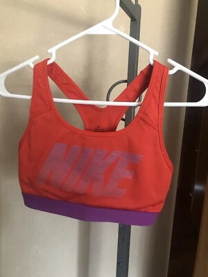 Sujetador deportivo para mujer Nike Dri Fit talla S ¡En muy buen estado! Foto 1 de 3