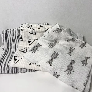Aden + Anais Set of 3 Swaddling Baby Blankets Muslin Cotton Blue White Triangles - Picture 1 of 5