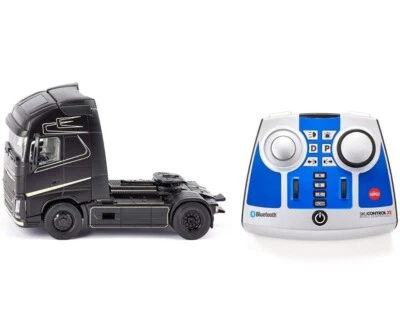 Siku Volvo FH16 6x2 w/Bluetooth app & remote control 1:32 10673700000 modellismo - Immagine 1 di 4