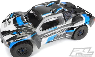 Pro-Line 3458-17 Flo-Tek Pre-Cut Fusion Short Course Body (Claro), Slash - Imagem 1 de 4