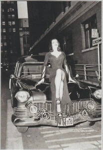 Maila Nurmi Vampira pictured with her Cadillac Re-Print 4x6 #SFB - Picture 1 of 1