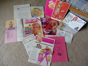 VINTAGE LOT OF 1980'S BARBIE FAN CLUB NEWS LETTER MAGAZINE NEWS PHAMPLETS DECAL - Picture 1 of 10