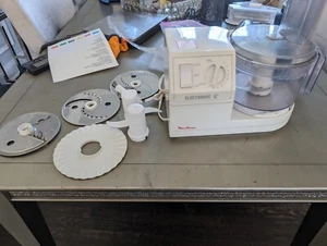 Moulinex Food Processor Model 891 With multiple attachments - Picture 1 of 8