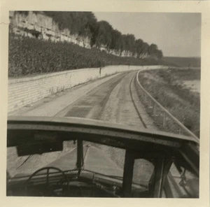 ALTES FOTO - VINTAGE SCHNAPPSCHUSS - TRANSPORT BUS BUS CAR BUS STRAßE - Bild 1 von 1