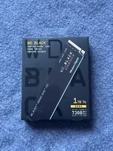 Western Digital WD_BLACK SN850X 1TB NVMe Interne SSD (WDBB9G0010BNC-WRWM) - Bild 1 von 2