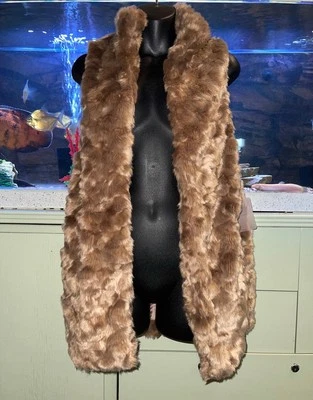 New with tags forever 21 faux fur vest size X-Small - Image 1 of 4