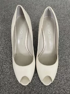 ALDO Stiletto High Heel UK 6 Court Shoes Patent Real Leather Cream Peep Toe - Picture 1 of 10