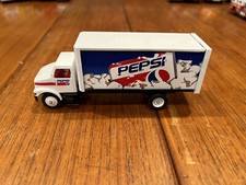 Winross Pepsi Straight Truck International Delivery Pepsi Can on Ice 1994 VGC 
