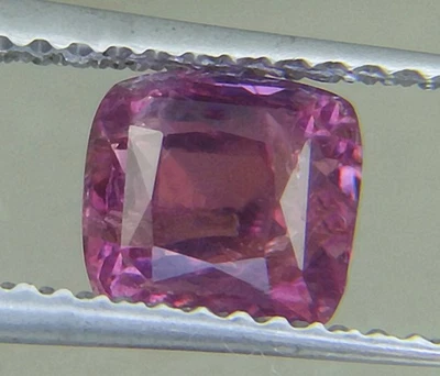 1,35 карата Мадагаскар неотапливаемый натуральный ярко-розовый сапфир подушка драгоценный камень - Изображение 1 из 2