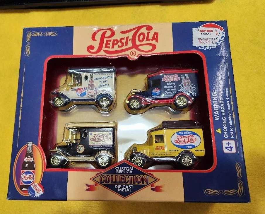 PEPSI COLA DIECAST, 4 CAMIONES DE REPARTO PEPSI VINTAGE CON RUEDAS DORADAS, PEPSI Foto 1 de 4