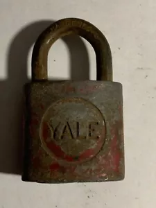 VINTAGE Steel YALE PADLOCK - Picture 1 of 4