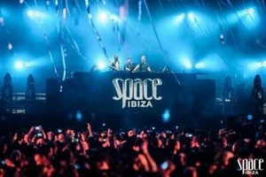 Space in Ibiza Live Club Audio & Video DJ-Sets 512GB USB SPECIAL (1998 - 2016) - Bild 1 von 11