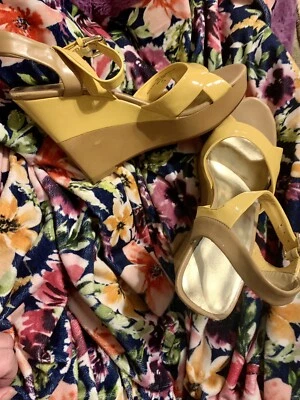 mujer nine west alpargatas charol amarillo 6,5 Foto 1 de 4