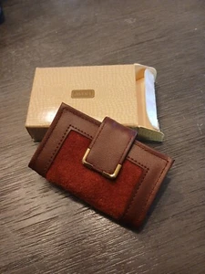 Vintage 1981 Avon Burgundy Red Suede (6) Key Case Valet Wallet Holder Keys Car - Picture 1 of 7