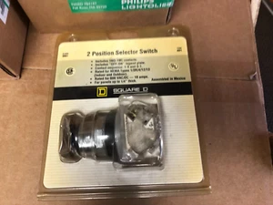 Square D/ Schneider Electric 9001 AS1 2-position Selector Switch indoor/outdoor - Picture 1 of 3