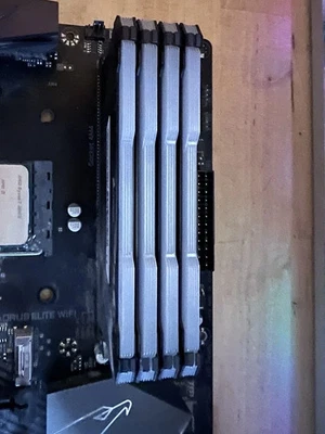 Corsair Vengeance RGB Pro 32GB (4x8GB) DDR4 - Image 1 of 2