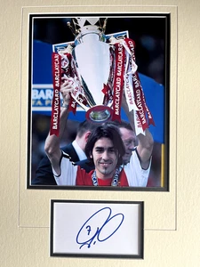 ROBERT PIRES - ARSENAL FOOTBALLING LEGEND - SUPERB SIGNED PHOTO DISPLAY - Picture 1 of 1