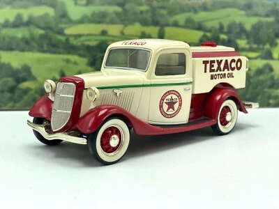 Liberty Classics 1935 Texaco Ford Fuel Tanker 1:25 Scale Die-Cast #13015 - Image 1 of 4