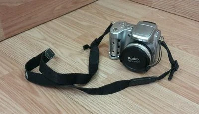 *FOR PARTS* Kodak EasyShare (Z650) 10X Zoom Silver Digital Camera **READ** - Image 1 of 3