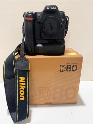 Cuerpo de cámara Nikon D80 DSLR con extras y accesorios Foto 1 de 4