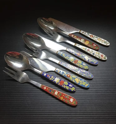 9 PCS Vintage Chinese Cloisonné Floral Enamel & Brass Handle Stainless Flatware - Image 1 of 4