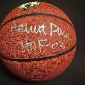 Robert Parish Signed Celtics Logo HOF 03 Basketball With Display Case (Schwartz) - Picture 1 of 8