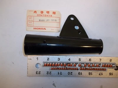 CUBIERTA HORQUILLA SUPERIOR IZQUIERDA HONDA CB100K2 NOS OEM 51606-107-781B CB CL 100 S 2 3 jh Foto 1 de 4