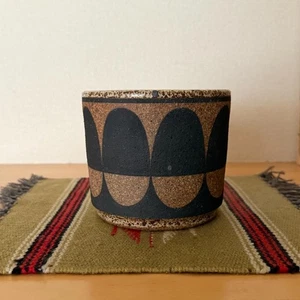 Kat & Roger Geometrischer Keramik Übertopf - Stilvoller, etwas größerer Unikat Topf - Bild 1 von 4