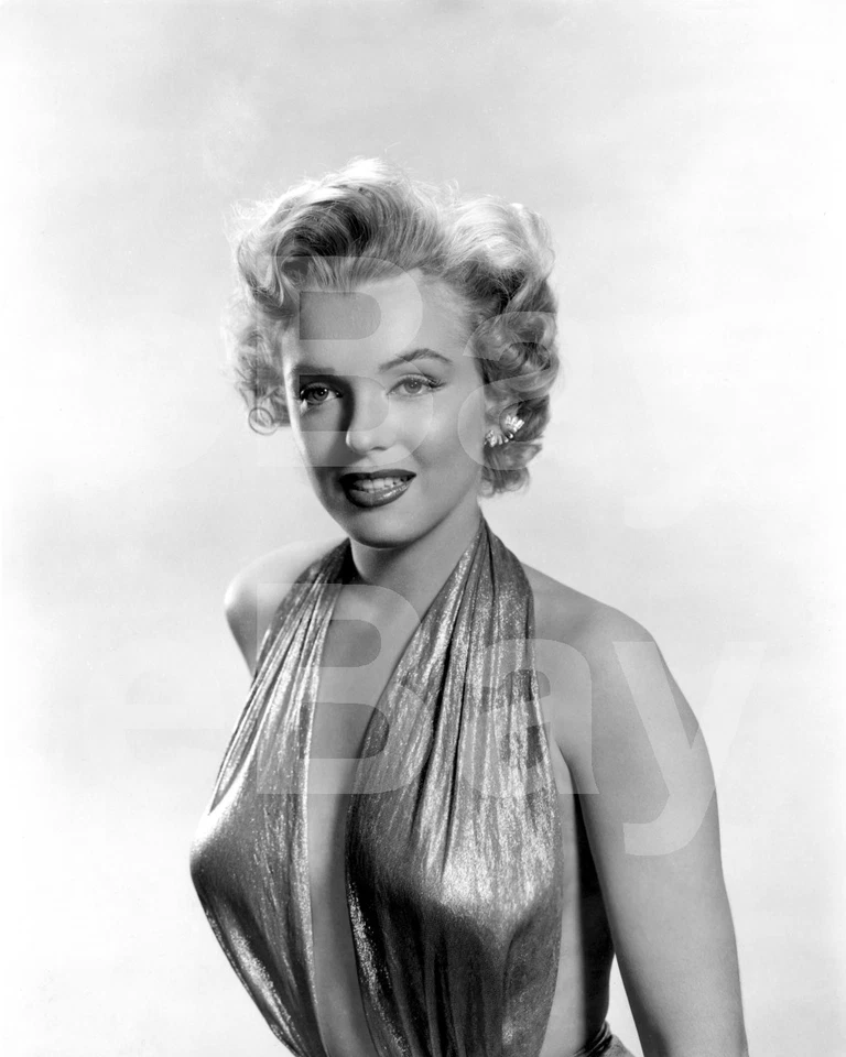 Marilyn Monroe 16x12 Photo - Image 1 of 1