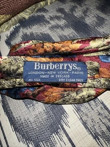 Vintage Burberry 100% Silk Leaves And Grapes Necktie Tie Made In England - Picture 1 of 5