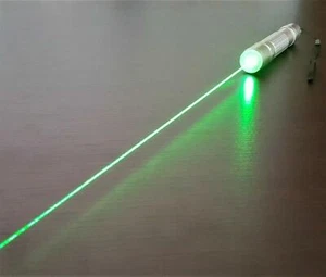Professioneller grüner Laserpointer Stift 1mW fokussierbarer Strahl 532nm böse beste Lazer - Bild 1 von 5