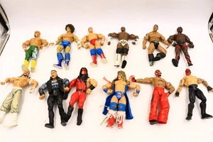 Lote de 12 figuras de acción de lucha libre Jakks Pacific WWE 6" de principios de los años 00 - Imagen 1 de 11
