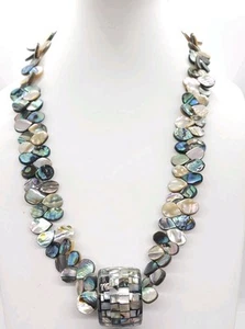 Vintage Necklace Abalone Shell MOP Iridescent Spinning Pendant Peacock Seashell - Picture 1 of 9