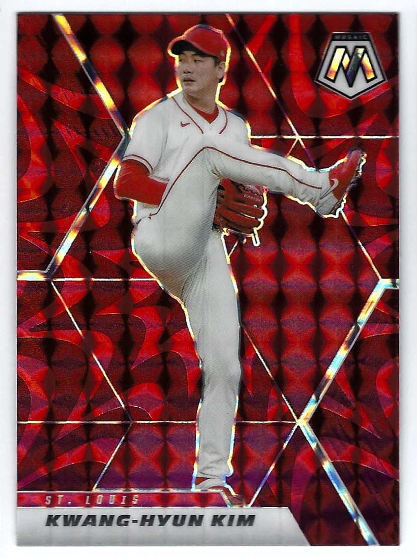 2021 Panini Mosaic Red Prizm #13 Kwang-Hyun Kim St. Louis Cardinals
