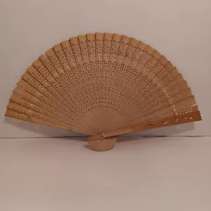 Abanico de mano de madera oriental vintage con encaje color tostado - Imagen 1 de 11