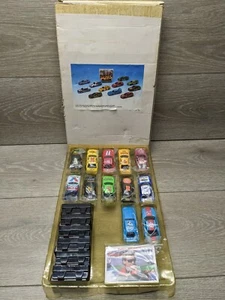 Racing Champions 12 Stück NASCAR Stock Cars mit 30 Sammlerkarten & Ständer Set NEU - Bild 1 von 10
