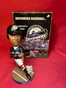 Bernie Williams Connecticut Defenders Bobblehead SAG 2006 Yankees de Nueva York - Imagen 1 de 10