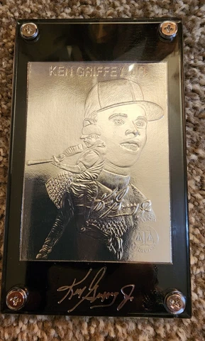 Ken Griffey Jr Signed Ball & Silver Card Set #6030 Cover
