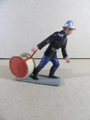 284T Vintage Jouet Starlux Pompiers + Dévidoir Figurine Plastique H 6 cm 1:32 - Photo 1/4
