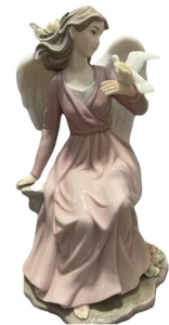 Grandeur Noel Collector’s Edition 2001 Porcelain Angel with Dove. Stunning! - Picture 1 of 11