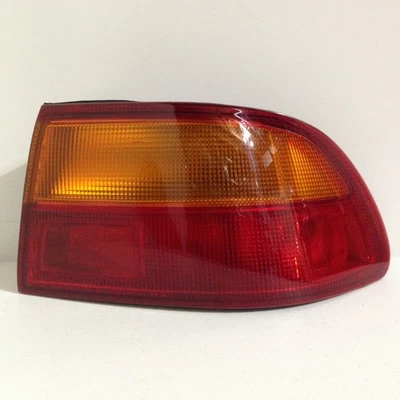 1992-1995 Honda Civic COUPE/SEDAN Right PASSENGER Side Tail Light OEM Shiny - Image 1 of 4