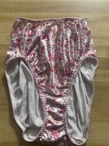 vintage panties Sz 7 Serenda Satin Second Skin Stretchy - Picture 1 of 4