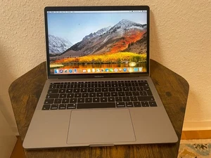 Apple MacBook Pro 2017, 13 pollici 128 GB SSD Intel Core i5 16 GB - PERFETTO - Foto 1 di 9