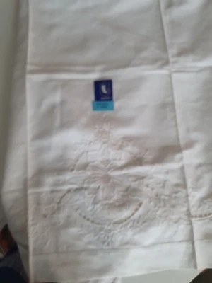 Tenda Vintage Lino Ricamata a mano - Immagine 1 di 4